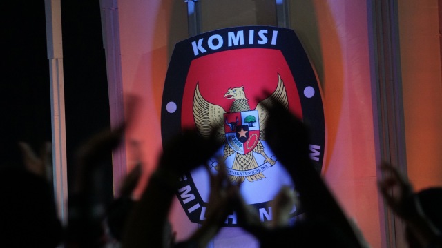 Logo KPU di debat Cagub-Cawagub DKI Jakarta ke 3 Foto: Aditia Noviansyah/kumparan