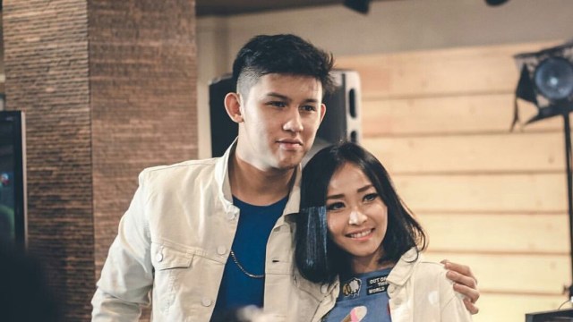 Rinni Wulandari dan Jevin Julian (Foto: Instagram: Rinni_w)
