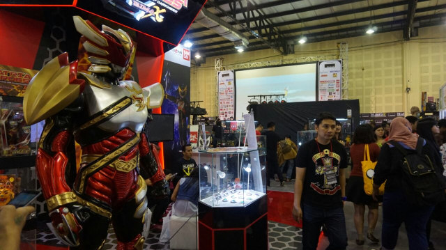 Superhero Bima X ramaikan acara pameran. (Foto: Niken Anggun/kumparan)