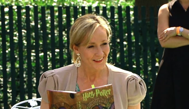 Lika-Liku Perjalanan Penulis Fenomenal, J.K. Rowling (1)