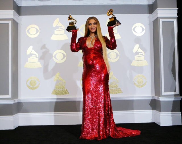 Beyonce dalam Peter Dundas. (Foto: REUTERS/ Mike Blake)