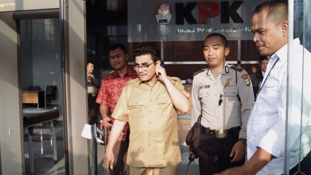 Manahan Sitompul diperiksa sebagai saksi oleh KPK. (Foto: Fanny Kusumawardhani/kumparan)