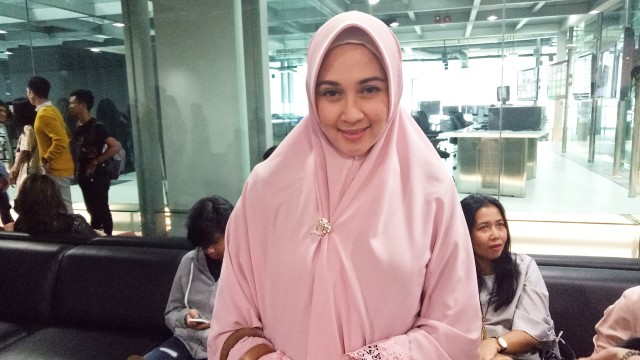 Dina Lorenza saat konpers sinetron terbaru. (Foto: Yurika Kencana/kumparan)