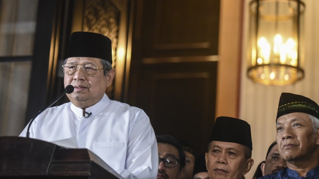 SBY memberikan keterangan kepada pers. Foto: ANTARA FOTO/Hafidz Mubarak A.