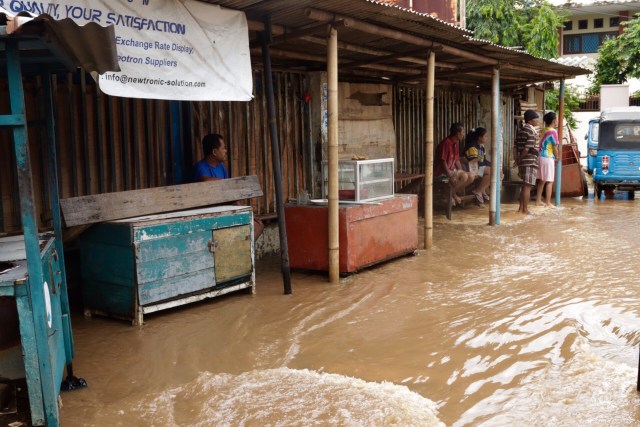 Hujan deras, Jakarta dilanda banjir. (Foto: Fanny Kusumawardhani/kumparan)