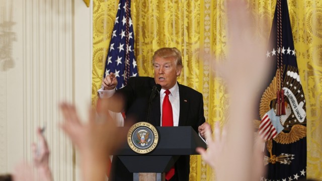 Presiden AS Donald Trump saat konferensi pers. (Foto: Reuters/Kevin Lamarque)