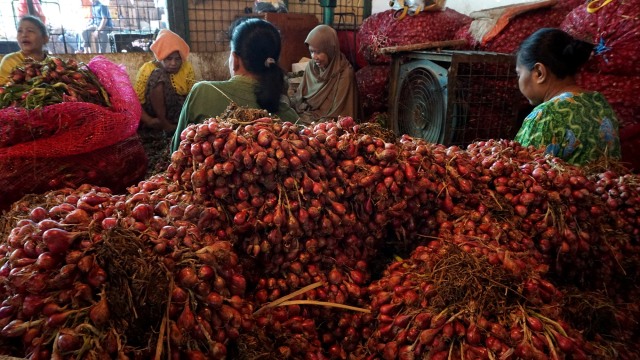 Harga bawang merah meningkat. (Foto: Aditia Noviansyah/kumparan)