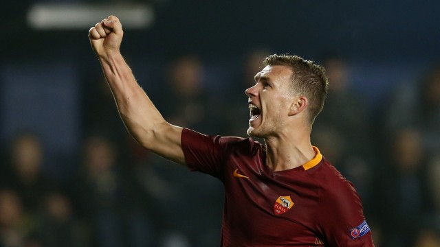 Dzeko tajam lagi berkat perubahan formasi. Foto: Albert Gea/Reuters
