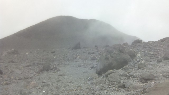 Kondisi berkabut di Pasar Bubrah Merapi (Foto: Muhammad Naufal/kumparan)