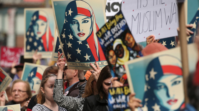 Aksi massa "I am a Muslim Too" di Manhattan. (Foto: REUTERS/Carlo Allegri)