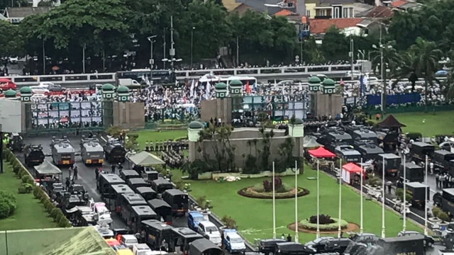 Barikade polisi di dalam gedung DPR saat aksi 212. (Foto: Dok. Fajar Supriyatna)