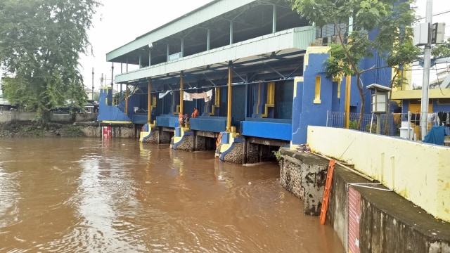 Kondisi di pintu air Karet. Foto: Ainul Qalbi/kumparan