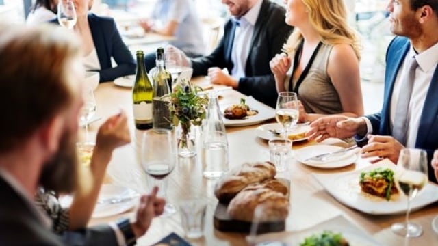 Makan di Restauran  (Foto: Thinkstock )