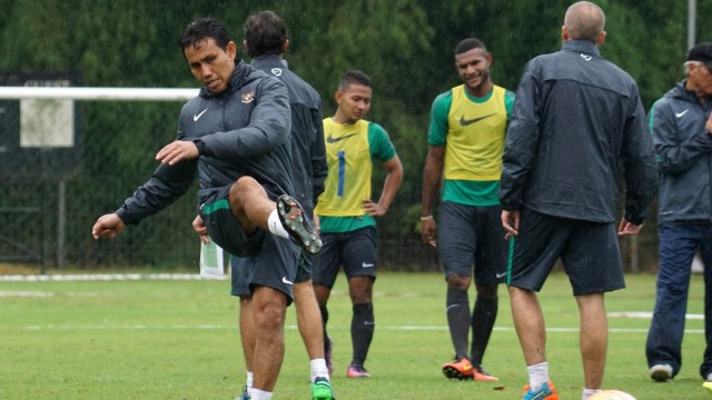 Bimasakti memandu seleksi Timnas U-22. (Foto: Aditia Noviansyah/kumparan)