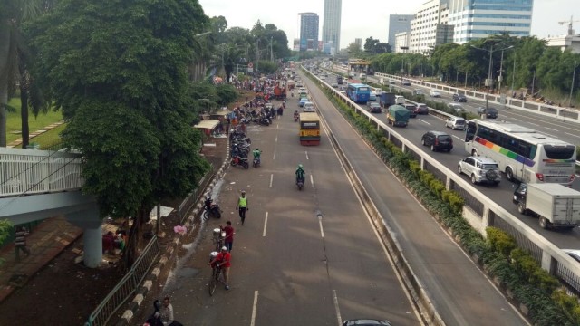 Depan gedung DPR RI sudah dapat dilalui. (Foto: Mustaqim Amna/kumparan)