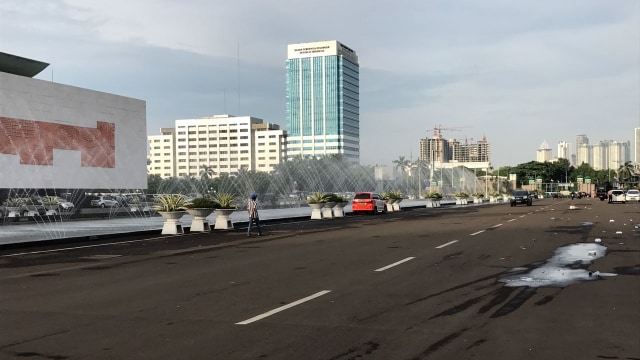 Situasi di halaman DPR usai aksi 212. (Foto: Fajar Supriyatna/kumparan)