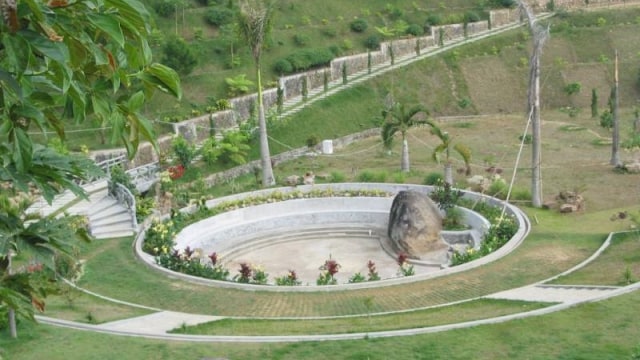 Destinasi wisata di Tawangmangu, Karanganyar. (Foto: Wikimedia Commons)