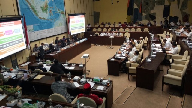 Mendagri Tjahjo Kumolo dan Komisi II DPR (Foto: Fahrian Saleh/kumparan)