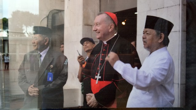 Menlu Vatikan saat berkunjung ke Masjid Istiqlal. (Foto: Kevin Kurnianto/kumparan)
