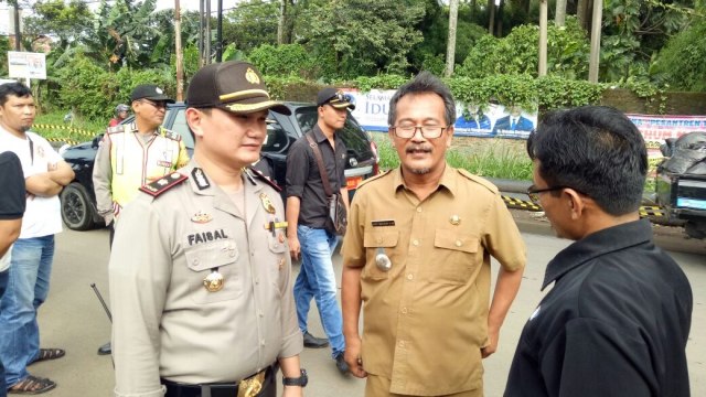 Camat dan Polsek Citeureup (Foto: Mustaqim Amna/kumparan )