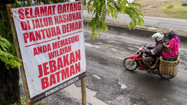 Jalan di jalur pantura Demak, Jateng (Foto: Aji Styawan/ANTARA)