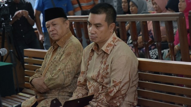 Bupati Rokan Hulu Suparman (kanan) (Foto: Antara/FB Anggoro)