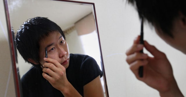 Cho Won-Hyuk, pria Korea yang merapikan alisnya. (Foto: Dok. Mazurgroupla)