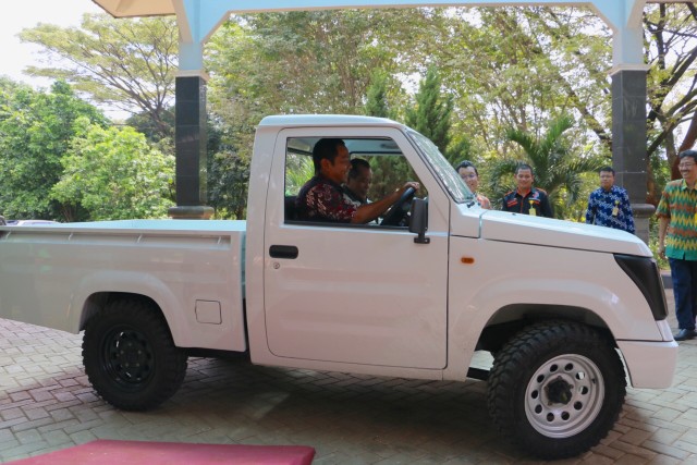 Walikota Semarang uji mobil pedesaan (Foto: Unnes.ac.id)