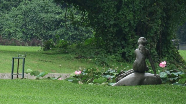 Patung perempuan di Istana Bogor (Foto: Yudhistira Amran Saleh/kumparan)