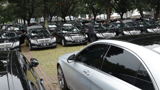 Mobil mewah untuk transport kunjungan Raja Saudi. (Foto: Fanny Kusumawardhani/kumparan)