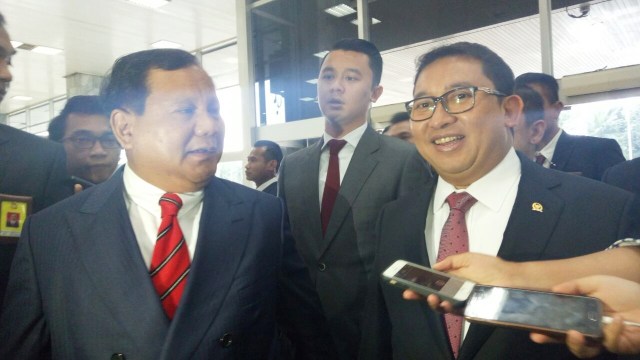 Prabowo dan Fadli Zon tiba di DPR. (Foto: Nadia Jovita Riso/kumparan)