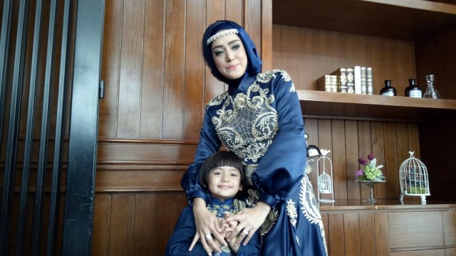 Fairuz bersama anak semata wayangnya (Foto: Yurika Kencana/kumparan)