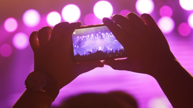 Ilustrasi penonton konser musik. Foto: Fanny Kusumawardhani/kumparan