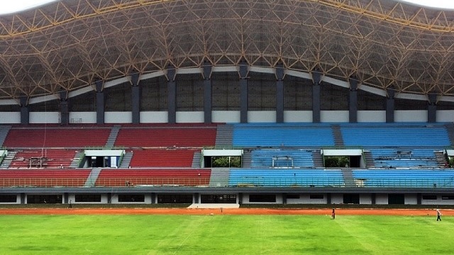 Stadion Patriot Bekasi. (Foto: Flickr/Widja Widjajanto)