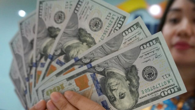 Uang dolar. Foto: Aditia Noviansyah/kumparan