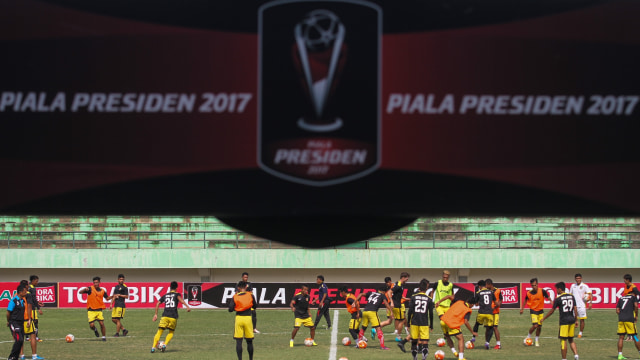 Latihan tim di Piala Presiden 2017. (Foto: ANTARA/Mohammad Ayudha)