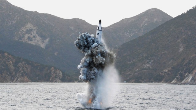 Peluncuran misil Korea Utara (Foto: KCNA via Reuters)