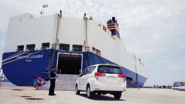 Ekspor 1 juta unit mobil Toyota ke berbagai negara Foto: Gesit Prayogi/kumparan