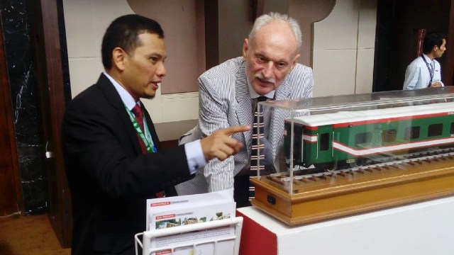 Yunendar menjelaskan produk INKA. (Foto: Instagram @pt_inka)