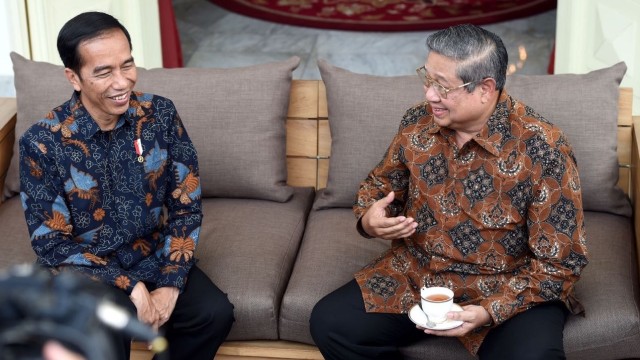 Jokowi bersama SBY di istana. Foto: Biro pers istana