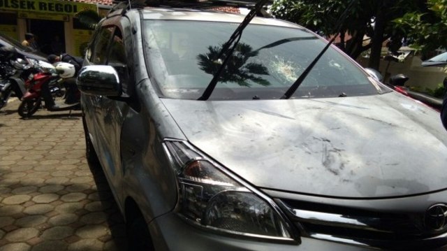Mobil warga Bandung yang dirusak (Foto: Ajat Sudrajat/ANTARA)