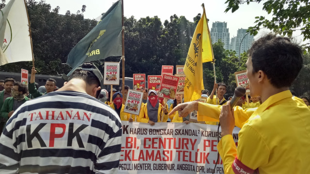 Aksi Aliansi BEM se Indonesia di Depan Gedung KPK (Foto: Aprilandika Pratama/kumparan )