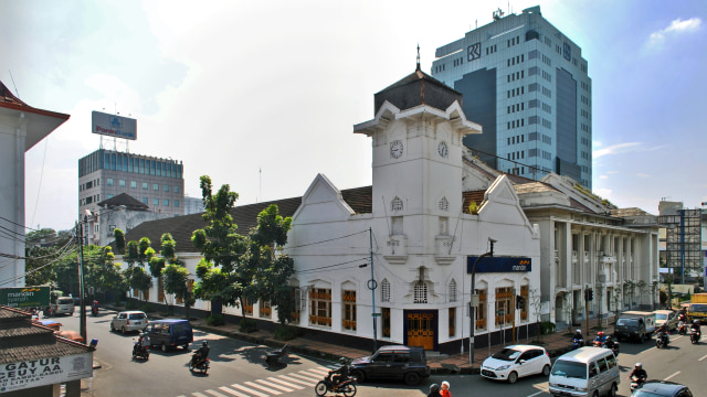 Gedung Bank Mandiri. (Foto: Wikimedia Commons)