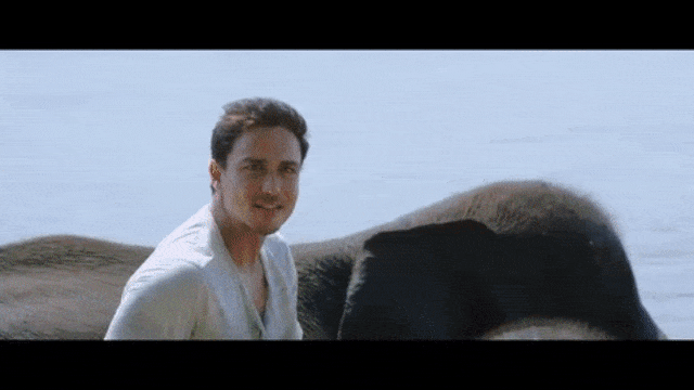 Adegan Hamish dan Maudy di film (Foto: Dok Youtube Tujuh Bintang Sinema)