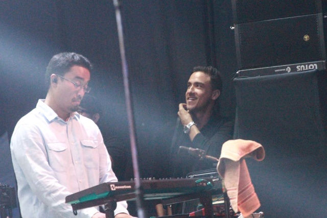 Hamish menemani Raisa manggung di Jogja (Foto: Munady/kumparan)