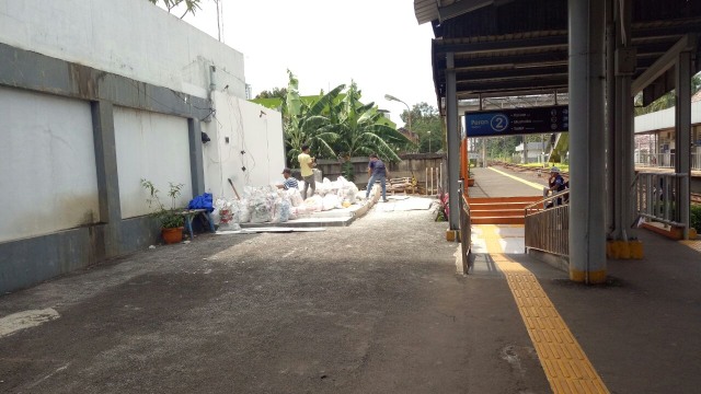Mini market di Stasiun UI sudah tiada. (Foto: Marcia Audita/kumparan)