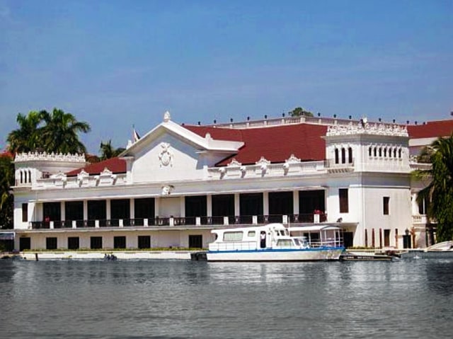 Istana Malacanang (Foto: Wikimedia Commons.)