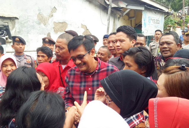 Djarot bertemu para warga. (Foto: Akbar Ramadhan/kumparan)
