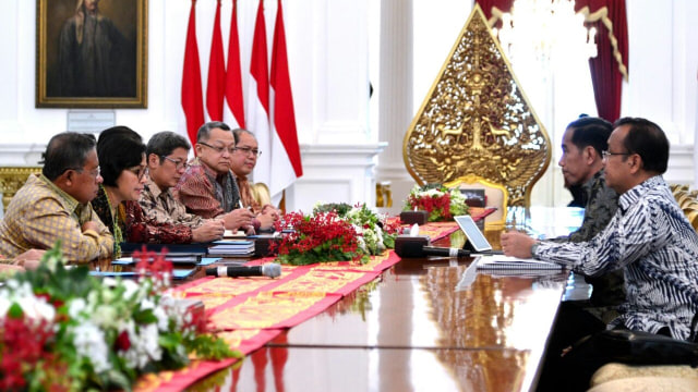 Jokowi terima Pansel BPKH (Foto: Dok. Biro Pers Istana)