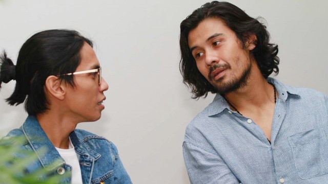 Angga Dwimas Sasongko dan Chicco Jerikho. (Foto: Munady Widjaja/kumparan)